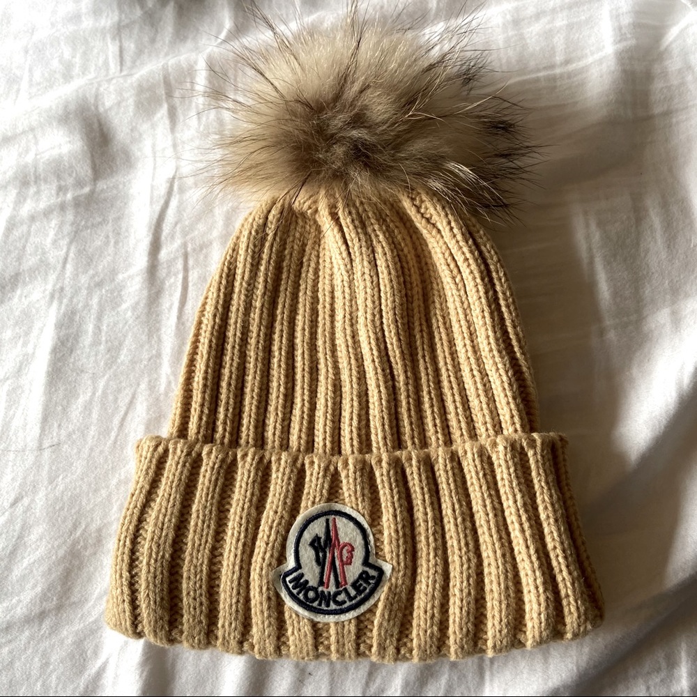 Moncler beanie with fox fur pompom